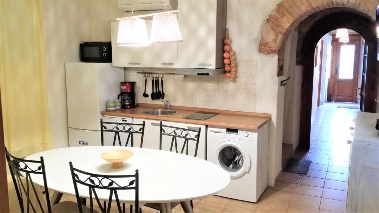 Authentic Mediterranean Apartment สปลิท ภายนอก รูปภาพ